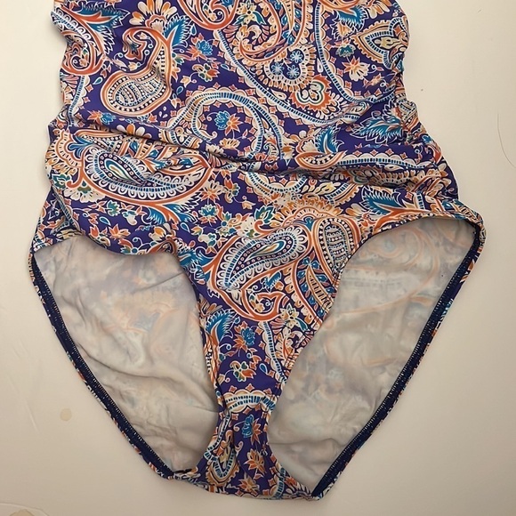 Lauren Ralph Lauren One Shoulder Paisley print bathing suit size 8 - Picture 4 of 10